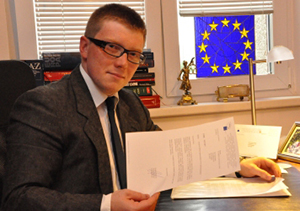 Sprawa polskiej mniejszości na Litwie dalej jest rozpatrywana, stanowisko Komisji Europejskiej ma dla Parlamentu Europejskiego wyłącznie charakter konsultacyjny