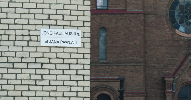 Dwujęzyczne tabliczki z nazwami ulic – kwestia nie do rozwiązania