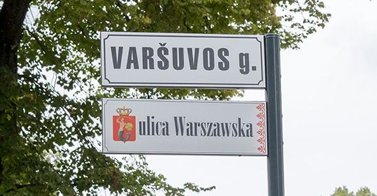 Sąd orzekł – wielojęzyczne tabliczki w Wilnie zostaną