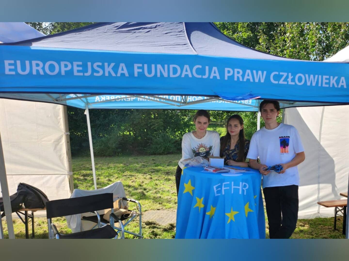 Europejska Fundacja Praw Człowieka (EFHR) prezentuje kampanię społeczną pt. „Mam prawo do oryginalnej pisowni imion i nazwisk” na dożynkach w Rudziszkach